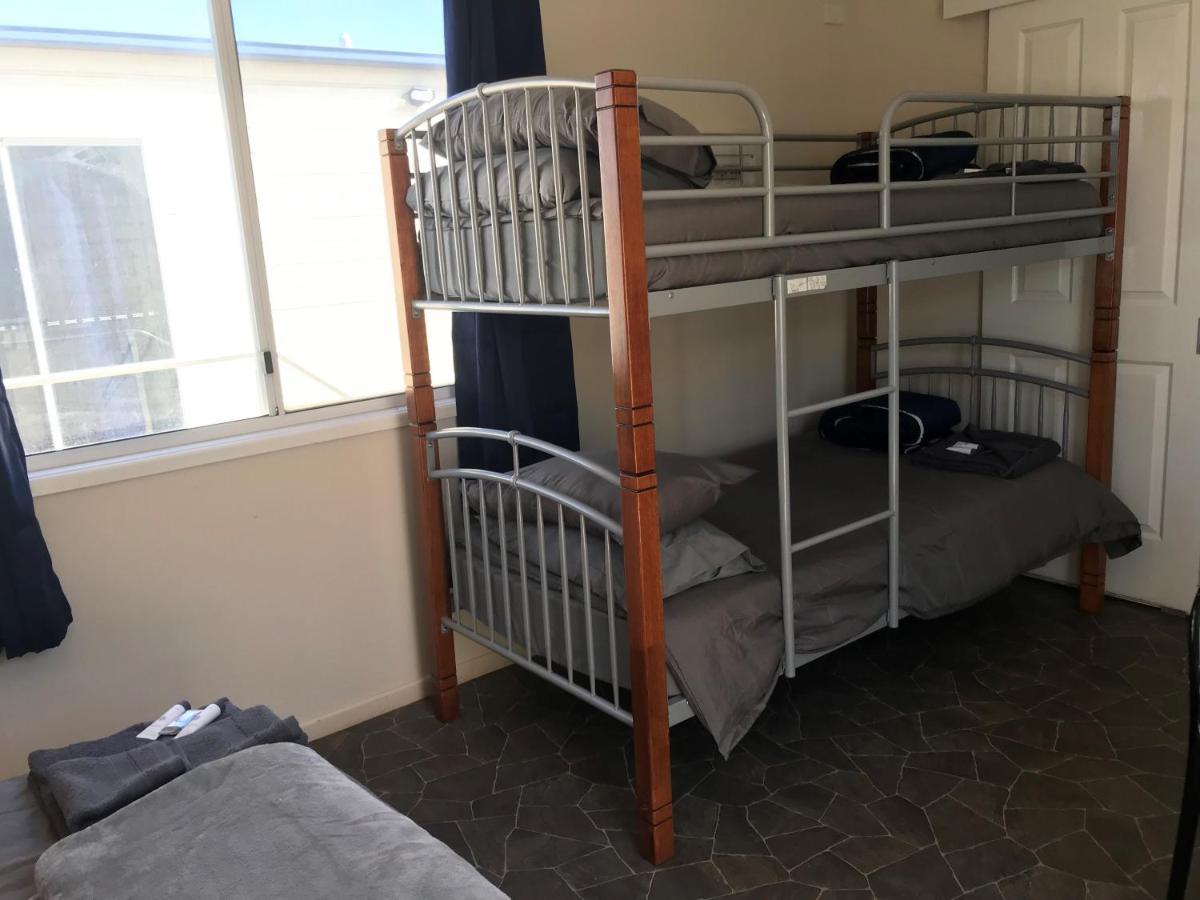 Australian Hotel Winton Budget Hotel Accommodation Kültér fotó