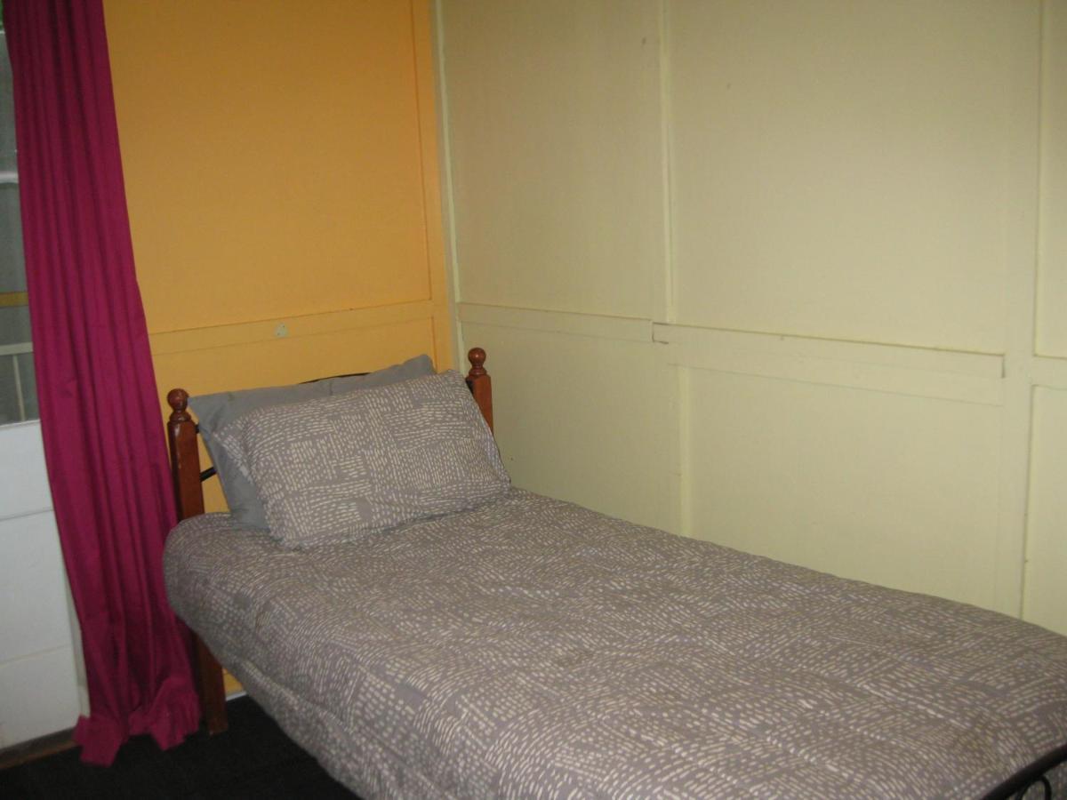 Australian Hotel Winton Budget Hotel Accommodation Kültér fotó